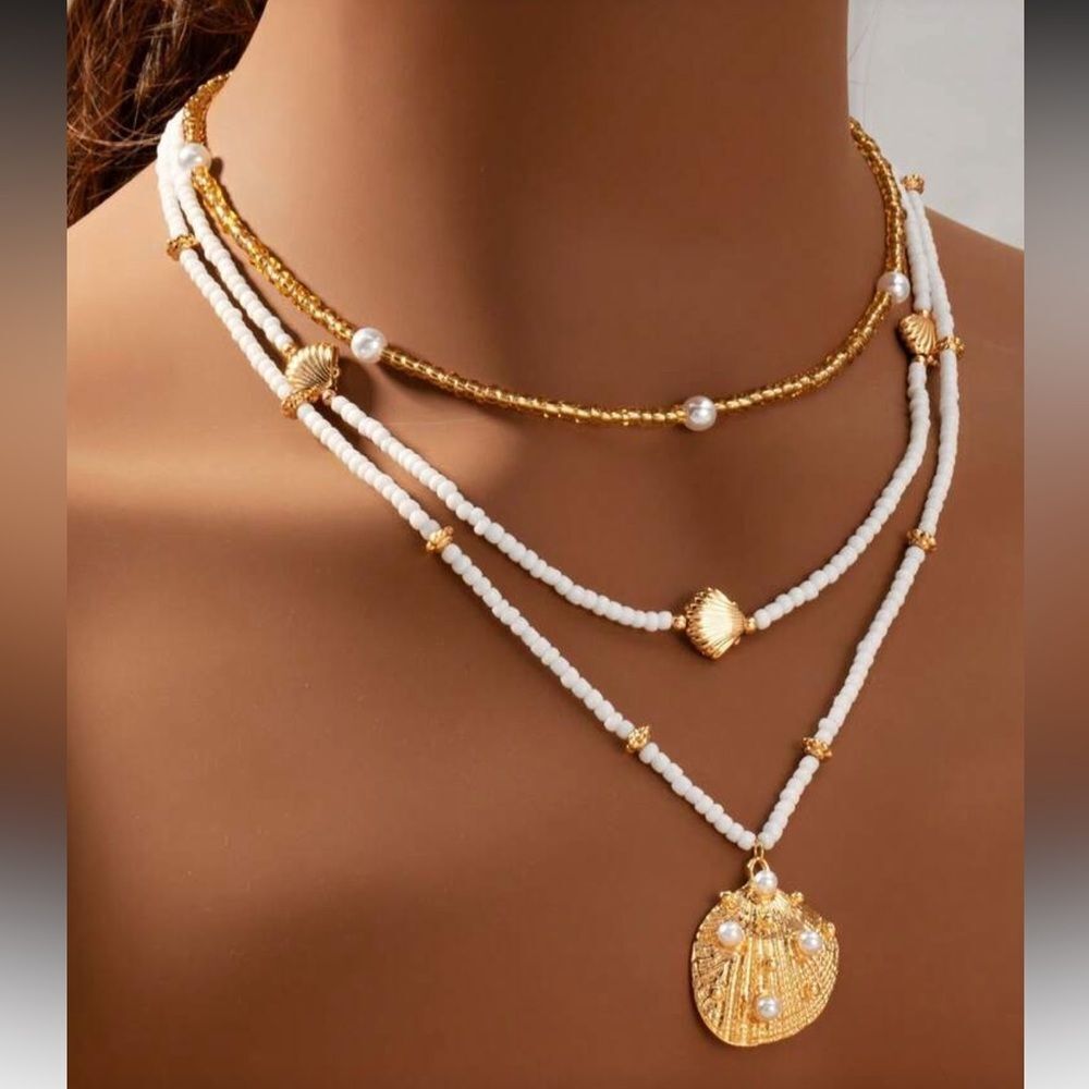 Elegant White Shell Necklace R35 - Picture 2 of 4